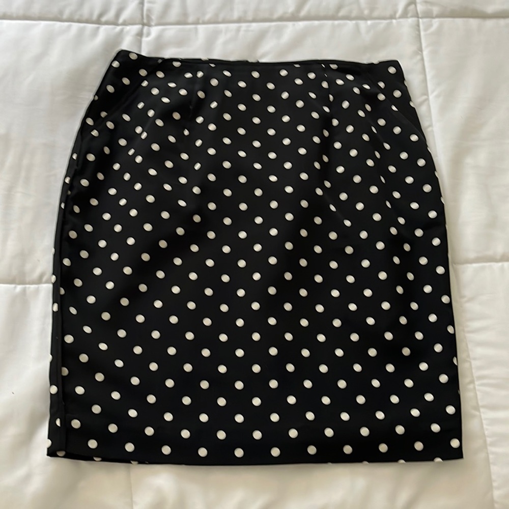 Forever 21 size S black with ivory white polka dot skirt